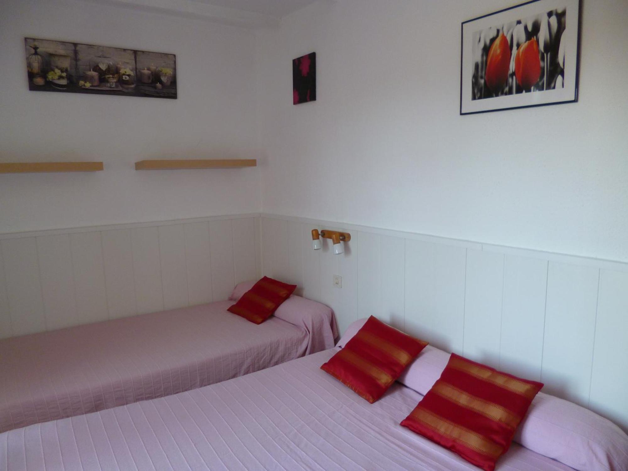 Hotel Le Calypso Hyeres Ruang foto